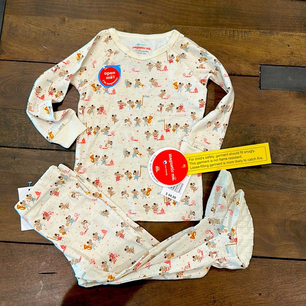 NWT Magnetic Me Twotie size 12-18 month